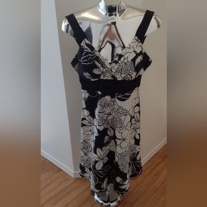 Poetry black & White dress ptp 17"